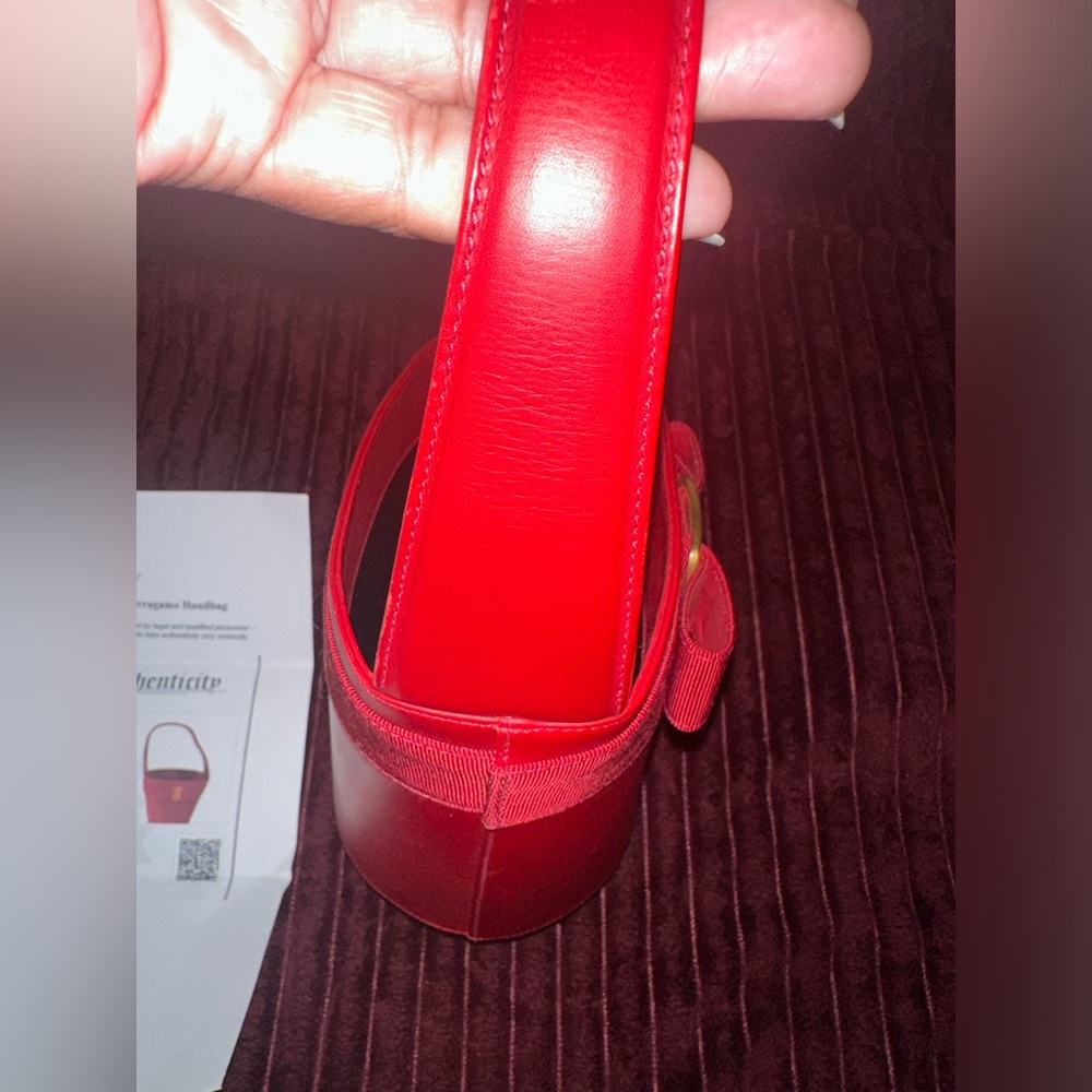 Salvatore Ferragamo Vala Bucket Bag - Picture 14 of 16